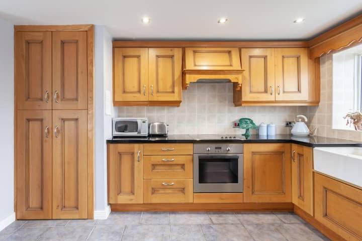 Charming Cottage 4 Bedroom Acton  Εξωτερικό φωτογραφία
